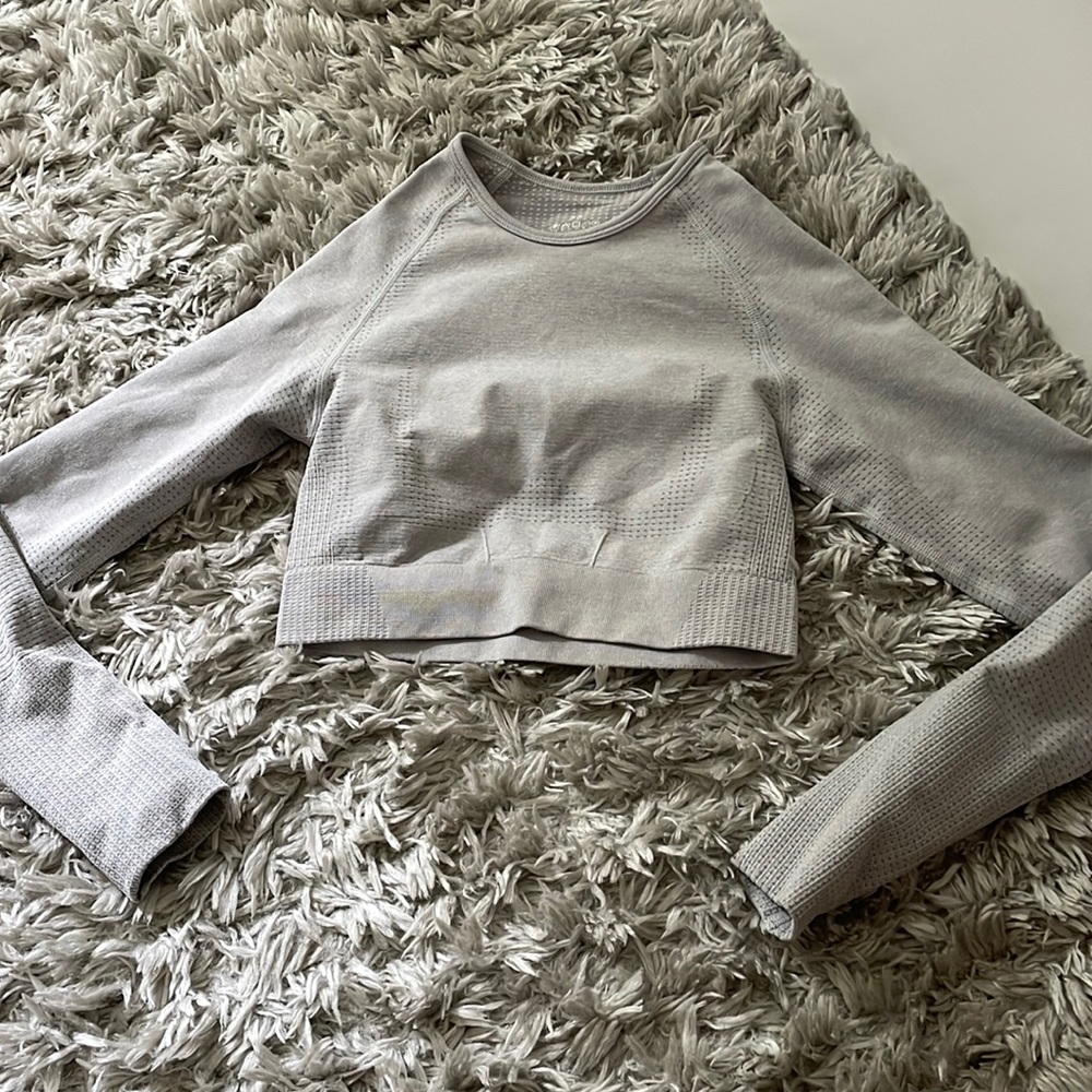 Long sleeve workout top